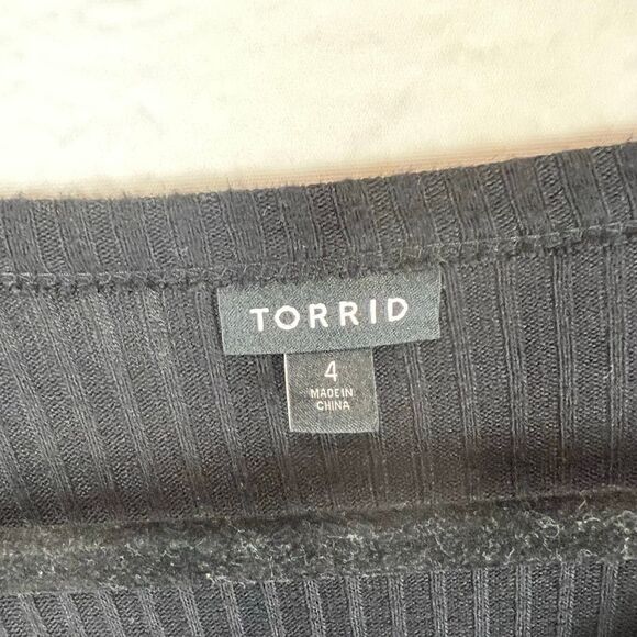 Torrid Women's Plus Size 4 Black 3/4 Sleeve Henley Button-Up Top - Picture 5 of 8